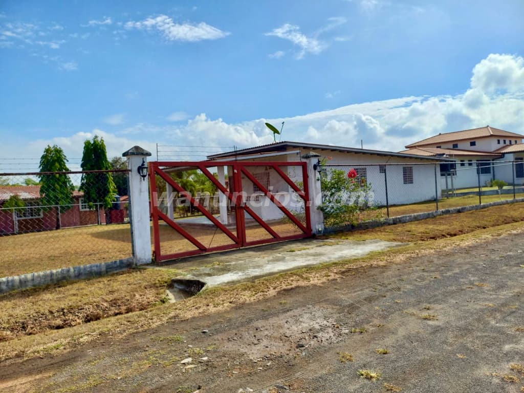 110.000 US$ - Vendo finca en el interior con1060mts de terreno (Chame)