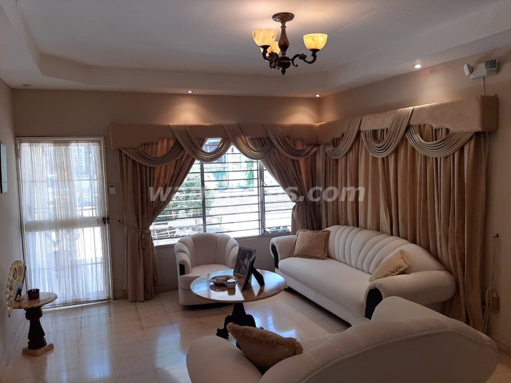 185.000 US$ - Vendo amplia casa ubicada en una de las mejores zonas de la Ciudad de Chitré (Chitré)