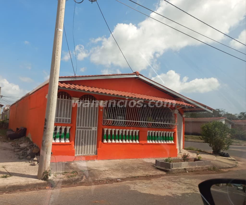 76.500 US$ - Vendo casa en Atos de Tecal, en esquita, totalmente cercada y segura (Vacamonte, Altos 