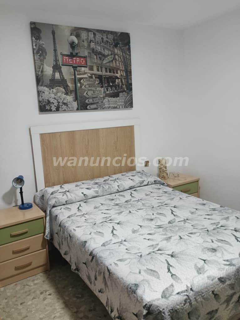400 € - Se alquila habitación en chalet independiente. (Colmenarejo)