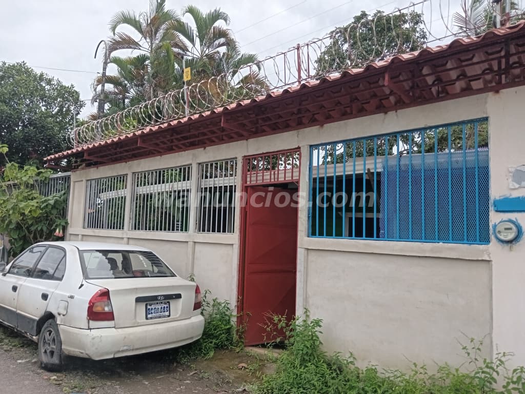 125.000 Colones - Se alquila casa humilde y bien segura en Limón. (Barrio Cristóbal Colón.)