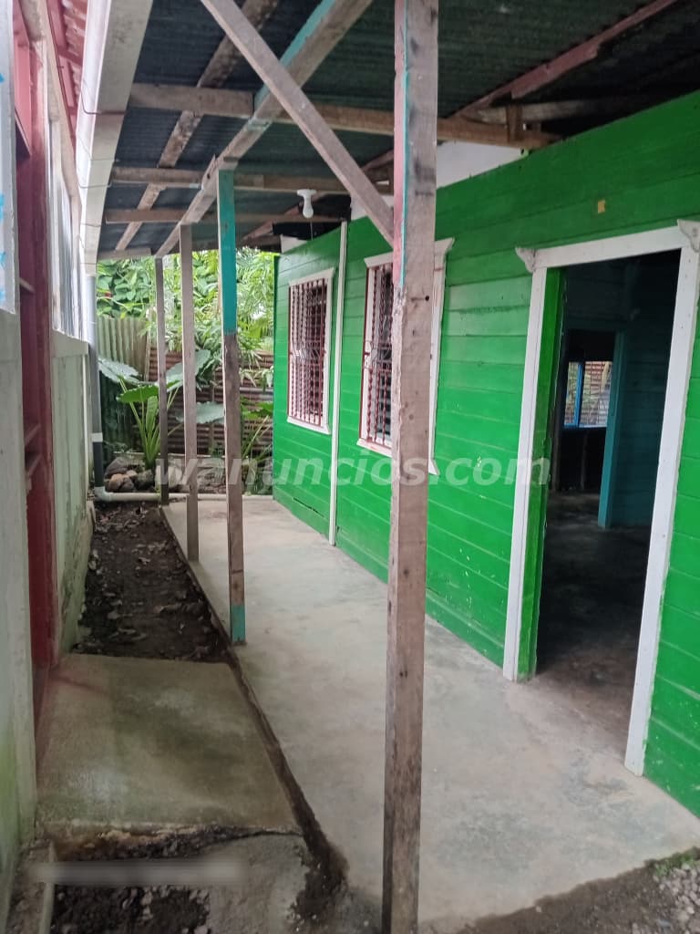 125.000 Colones - Se alquila casa humilde y bien segura en Limón. (Barrio Cristóbal Colón.) 2