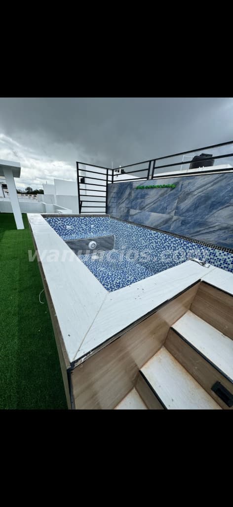 210.000 US$ - Se vende casa con Jacuzzi, dn Sto. Dgo. Este. 3