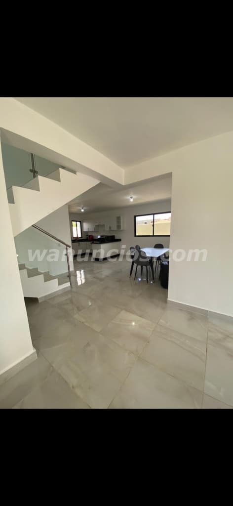 12.000.000 Pesos - Casa de 3 niveles en venta, km 22 Marginal las Américas. 5