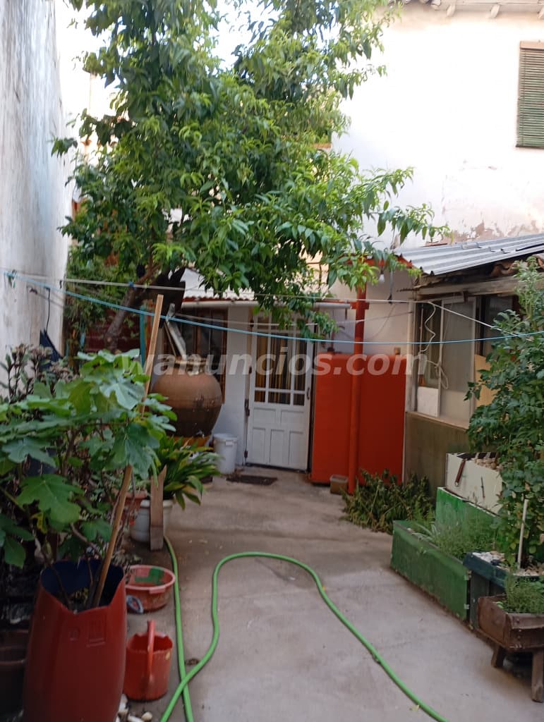 250.000 € - Vendo casa en el centro del pueblo. Salida a dos calles (Alcázar de San Juan)