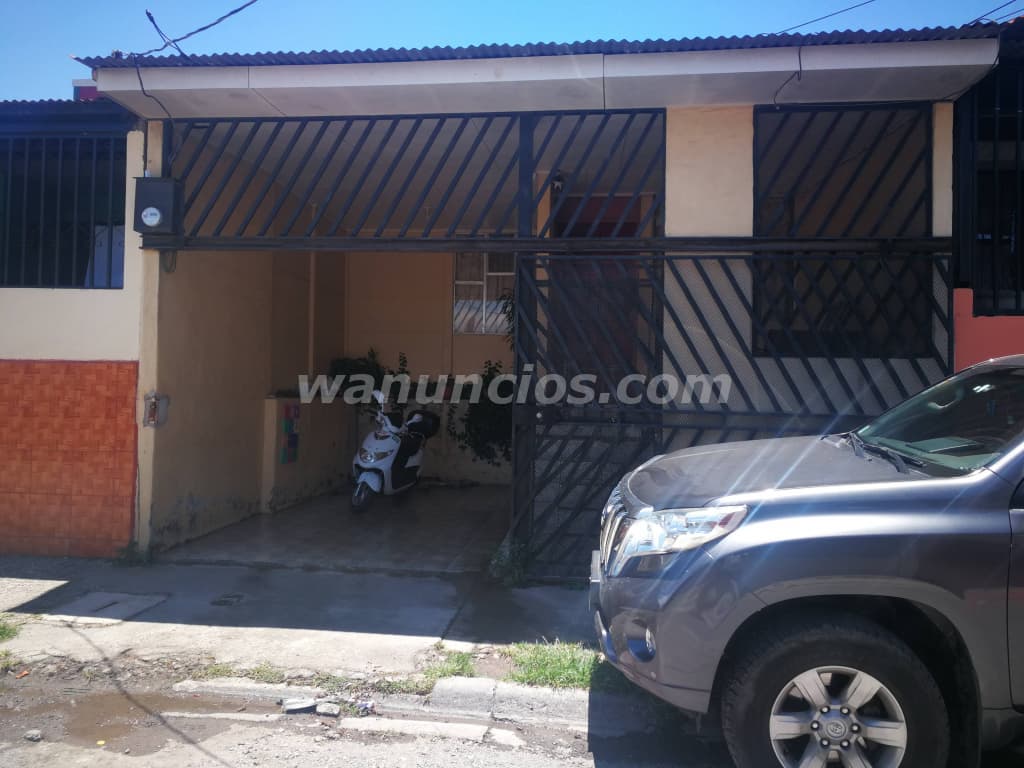 25.000.000 Colones - Casa de 2 plantas con cochera recién remodelada amplia cochera piso cerámico (P 3