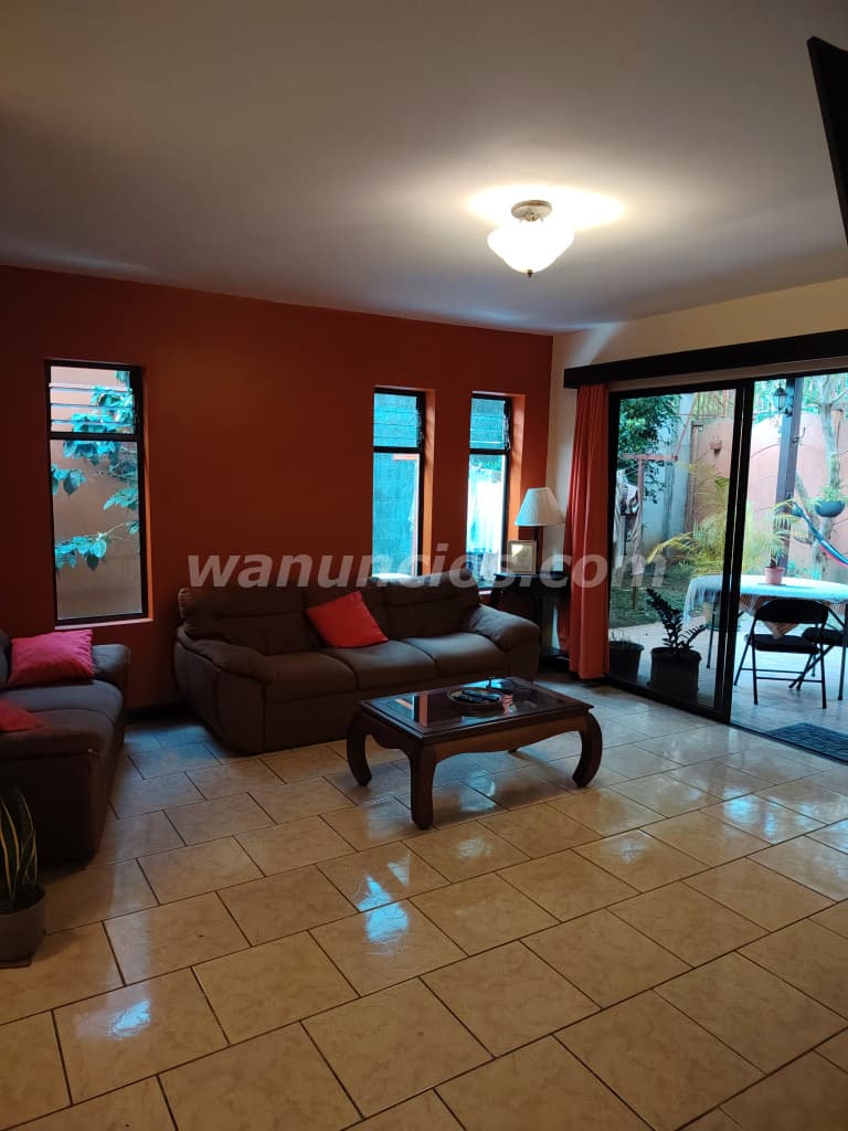 94.000.000 Colones - Se vende hermosa y amplia casa en Tres Ríos (Tres Ríos) 2