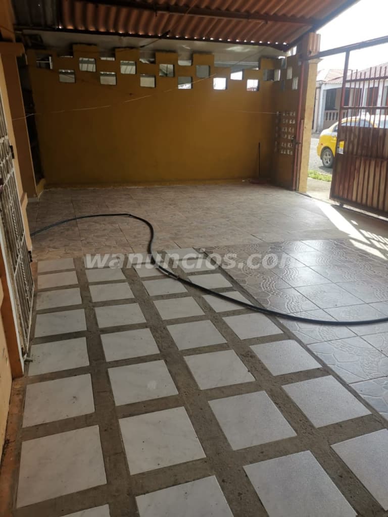 400 US$ - casa en Valle Dorado La Chorrera con acceso a laautopista y carretera (Valle Dorado La Cho 3