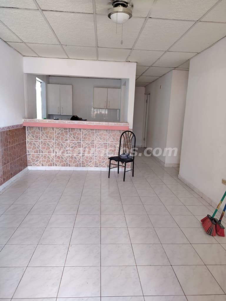 400 US$ - casa en Valle Dorado La Chorrera con acceso a laautopista y carretera (Valle Dorado La Cho 4