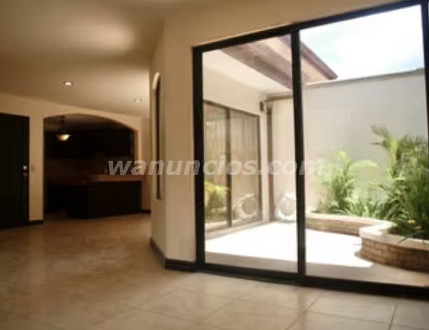 500.000 Colones - Casa esquinera amplia finos acabados esquinera (Curridabat; Ayarco Sur) 4