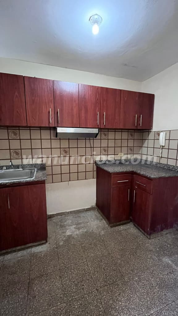 75.500 US$ - Vendo céntrico apartamento de 2 recámaras (Miraflores) 3