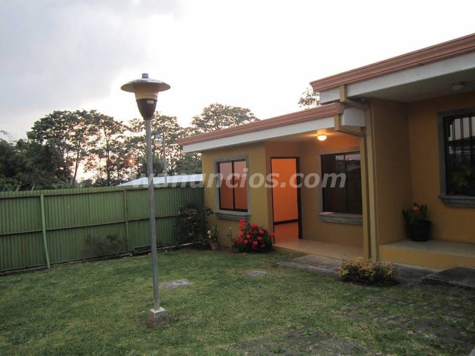 290.000 Colones - Se Alquila Apartamento en Condominio en Senderos del Bosque (San Rafael de Montes  4