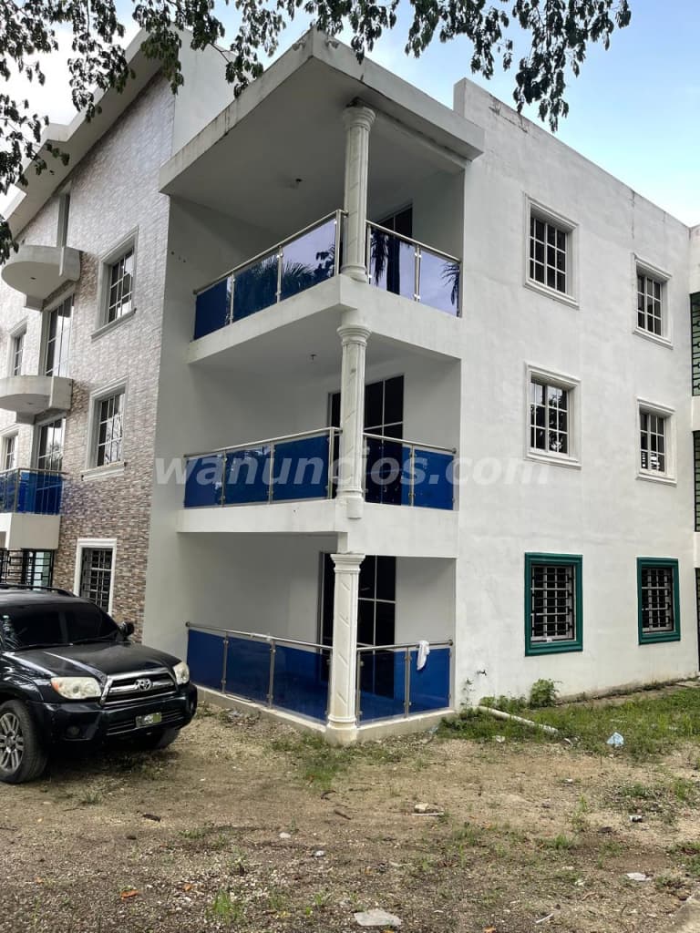 20.000 Pesos - $28,000 SE ALQUILA APARTAMENTO DE 3 DORMITORIOS Y 2 BAÑOS EN SAN CRISTOBAL (SAN CRIST