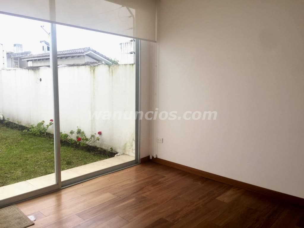 1.300 € - BONMODERNO Y AMPLIO DEPARTAMENTO EN LA PERLA HAYA DE DE LA TORRE (LA PERLA)