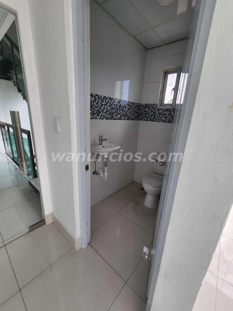 30.000 Pesos - Locales en alquiler con las 3b, rentalo ya, info via whatsap! (Santo Domingo Este) 3