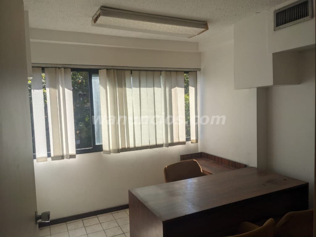 32.000 US$ - Oficina de 76 m2 Bulevar Panteon Negociable (Bulevar Panteon, Altagracia) 2