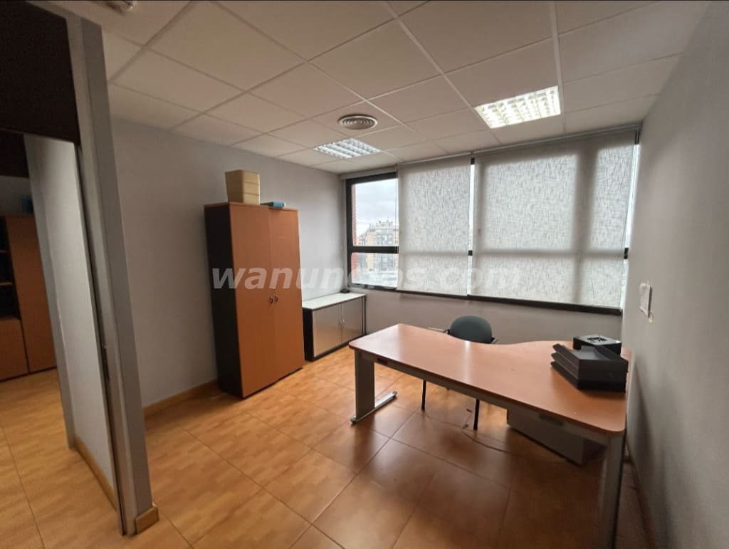 1.200 € - Oficina alquiler con 4 despachos y cocina (Carabanchel) 4