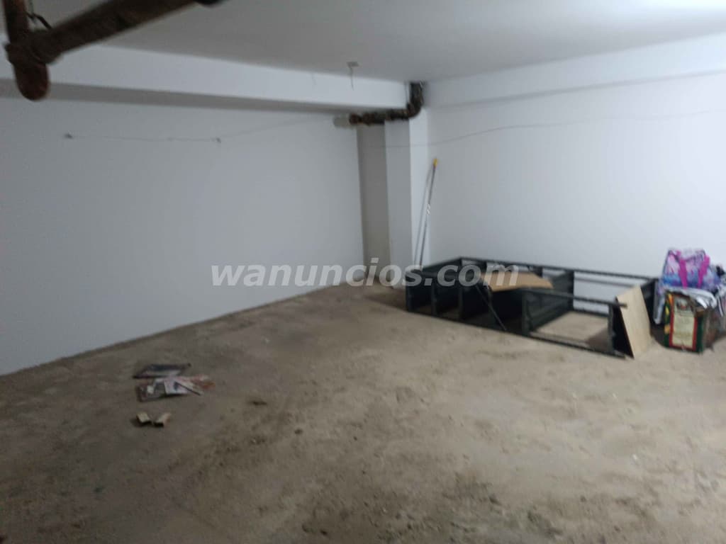 55.000 US$ - Venta de amplio 170m2 Local Comercial en Barcelona (Colinas de neveri barcelona) 3