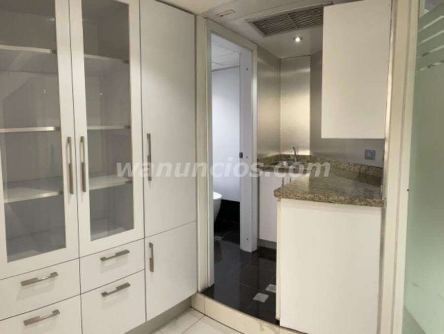 600 US$ - Preciosa oficina en alquiner en C.C. Puente Real (Nueva Barcelona)