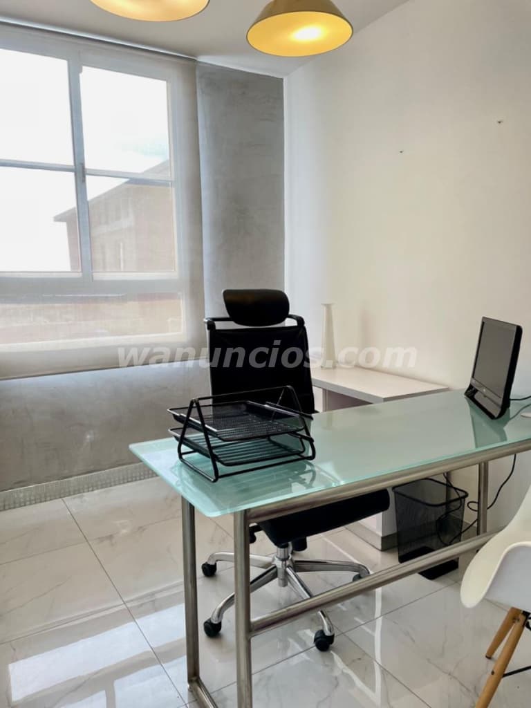 600 US$ - Preciosa oficina en alquiner en C.C. Puente Real (Nueva Barcelona) 3