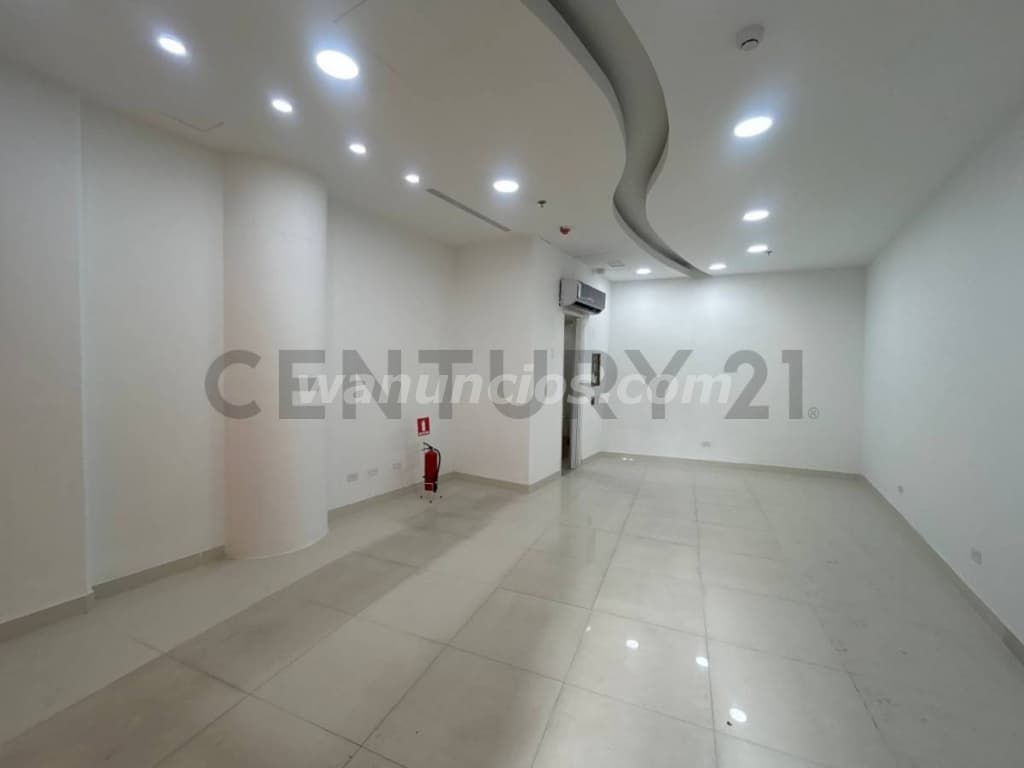 1.000 US$ - Alquiler de local comercial en C.C San Ignacio (Chacao) 5