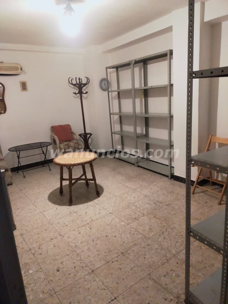 130 € - Alquilo local económico ideal para oficina o almacén 2