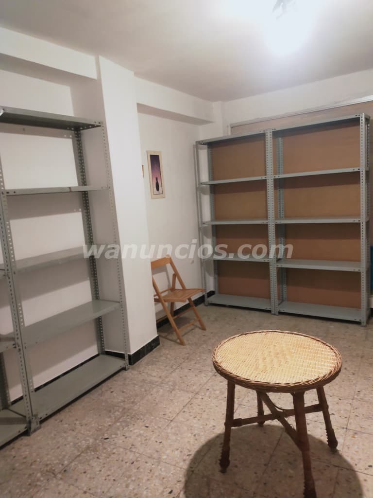 130 € - Alquilo local económico ideal para oficina o almacén 3