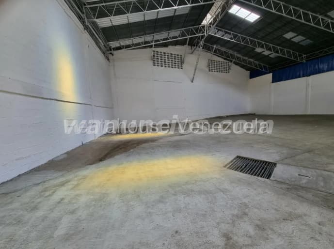 4.000 US$ - Se ALQUILA galpón con gran espacio en La Yaguara (La Yaguara, DDTO Capital) 5