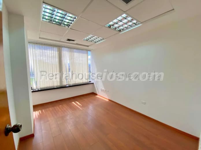 2.500 US$ - Se alquila AMPLIA oficina en Torre Xerox, piso 7. (Bello Campo, Caracas) 4