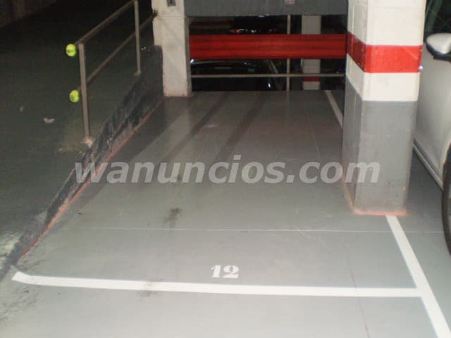40 € - PARKING MOTO AL CARRER AMILCAR DEL BAIX GUINARDÓ (BAIX GUINARDÓ)