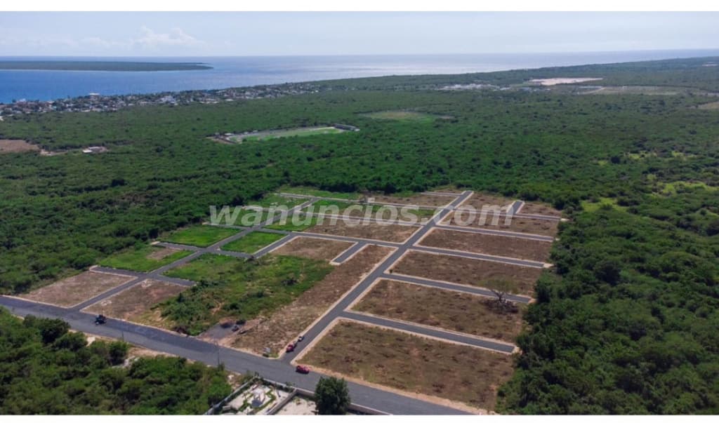5.700 Pesos - Oferta de madre, proyecto de solares en Caleta, la Romana. 2