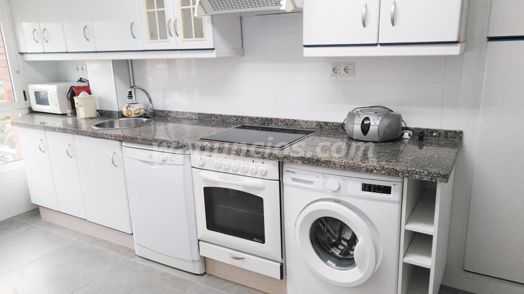 425 € - Ocasión Verano Gijón 3 dormitorios Julio, Agosto (centro) 3