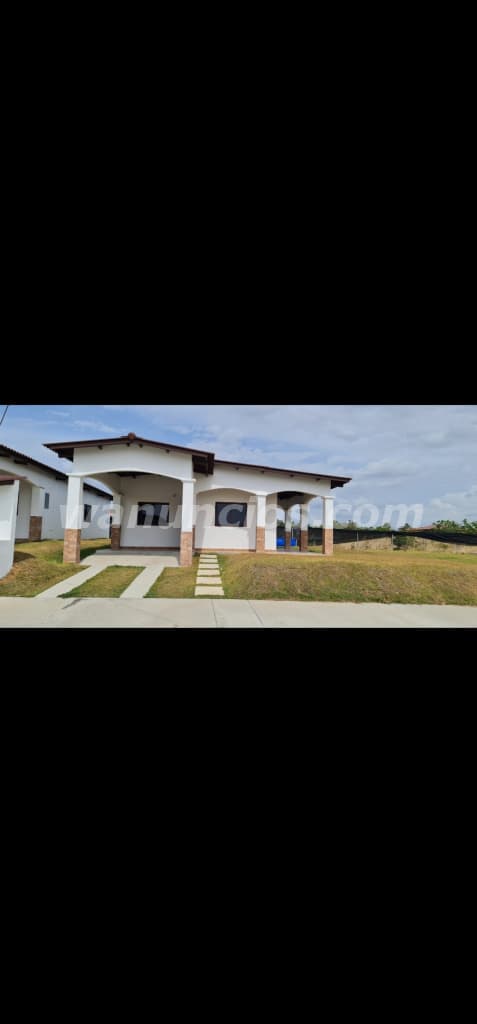 180 US$ - Se Alquila cuarto dentro de casa amueblada (Penonome)