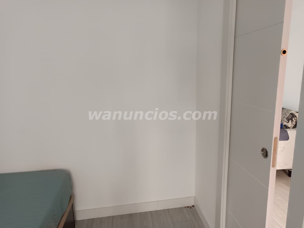 400 € - Habitación con mucha luz para chica sola (Hospitalet de Llobregat) 2