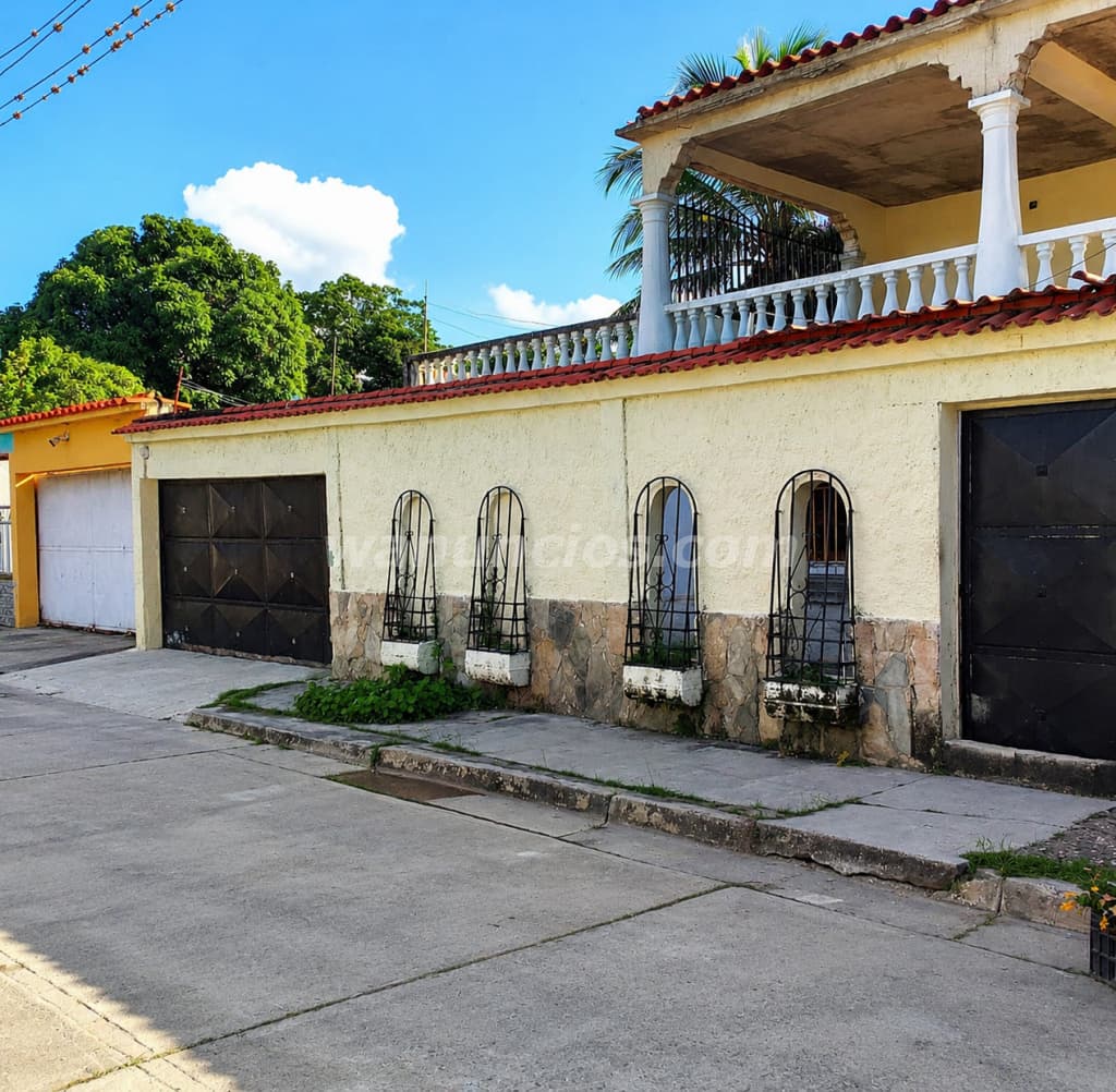 45 US$ - Vendó casa de dos plantas guacara Valencia Edo Carabobo (Guacara)