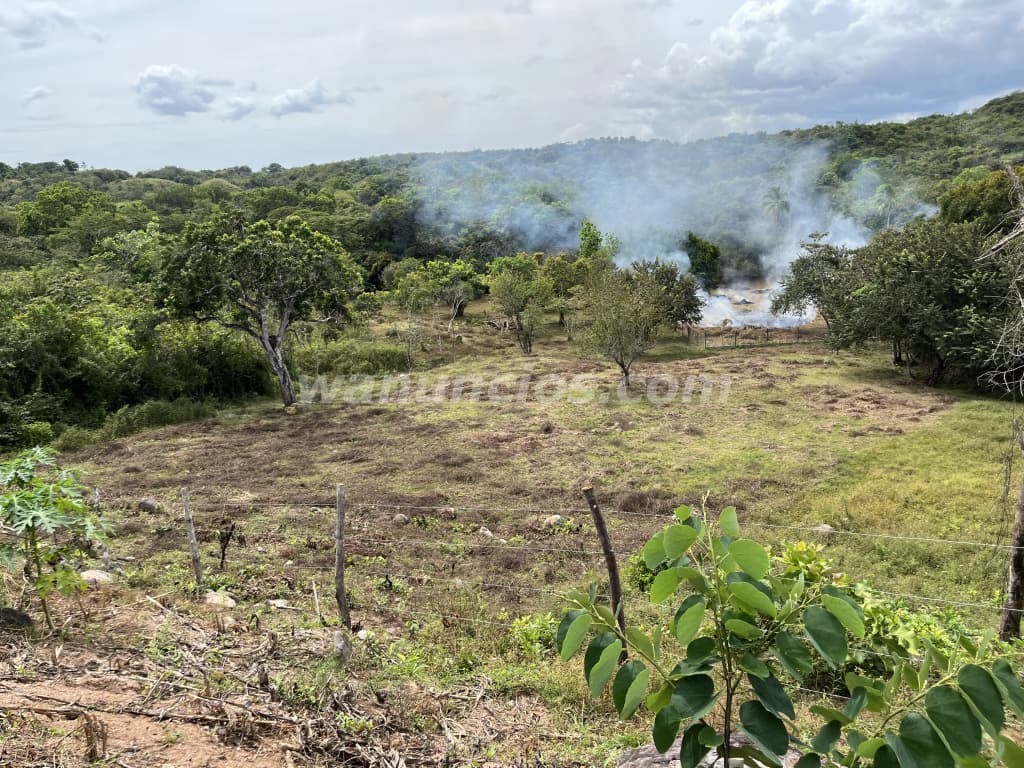 110.000 US$ - Terreno de 6,500 mt2 en vía al Valle con hermoso río (Vía el Valle de Anton)