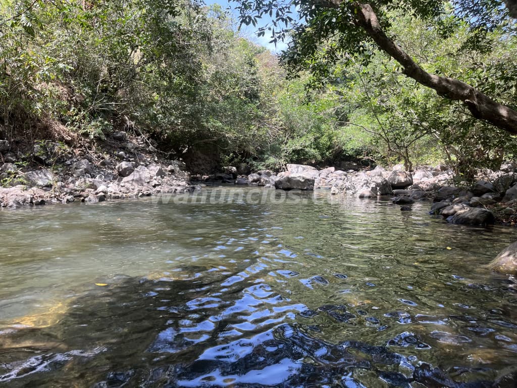 110.000 US$ - Terreno de 6,500 mt2 en vía al Valle con hermoso río (Vía el Valle de Anton) 5