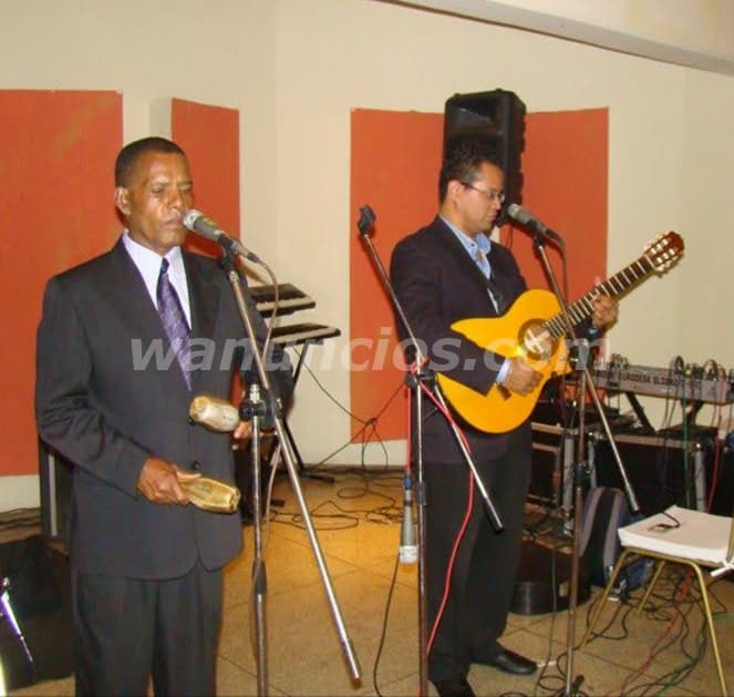 Trio show de boleros en caracas serenatas (La california) 2