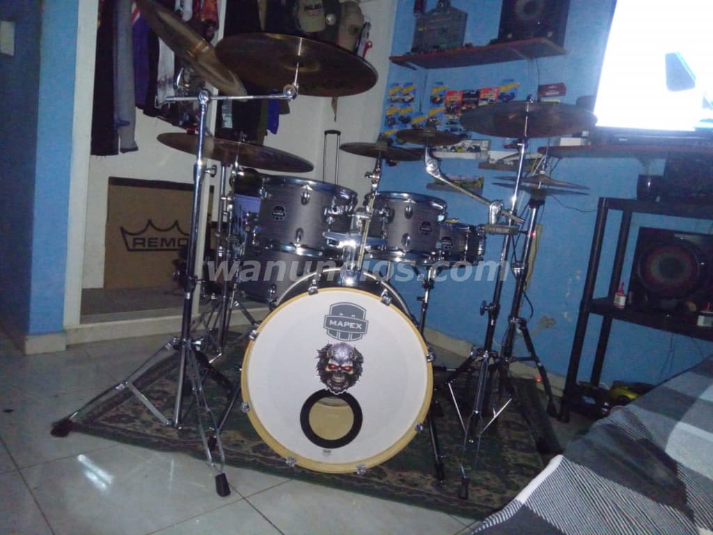 Se vende BATERIA MAPEX cinco piezas con DOBLE PEDAL (Villa lucre)