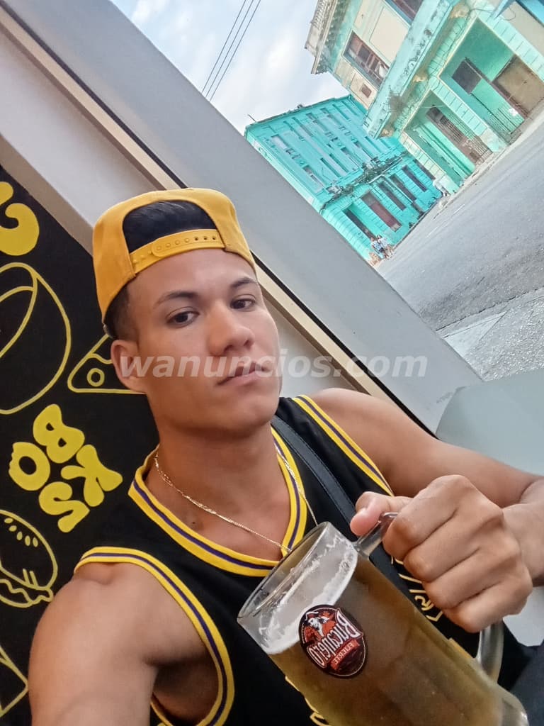 Chico escort escríbanme al WhatsApp 092254914 (Montevideo)