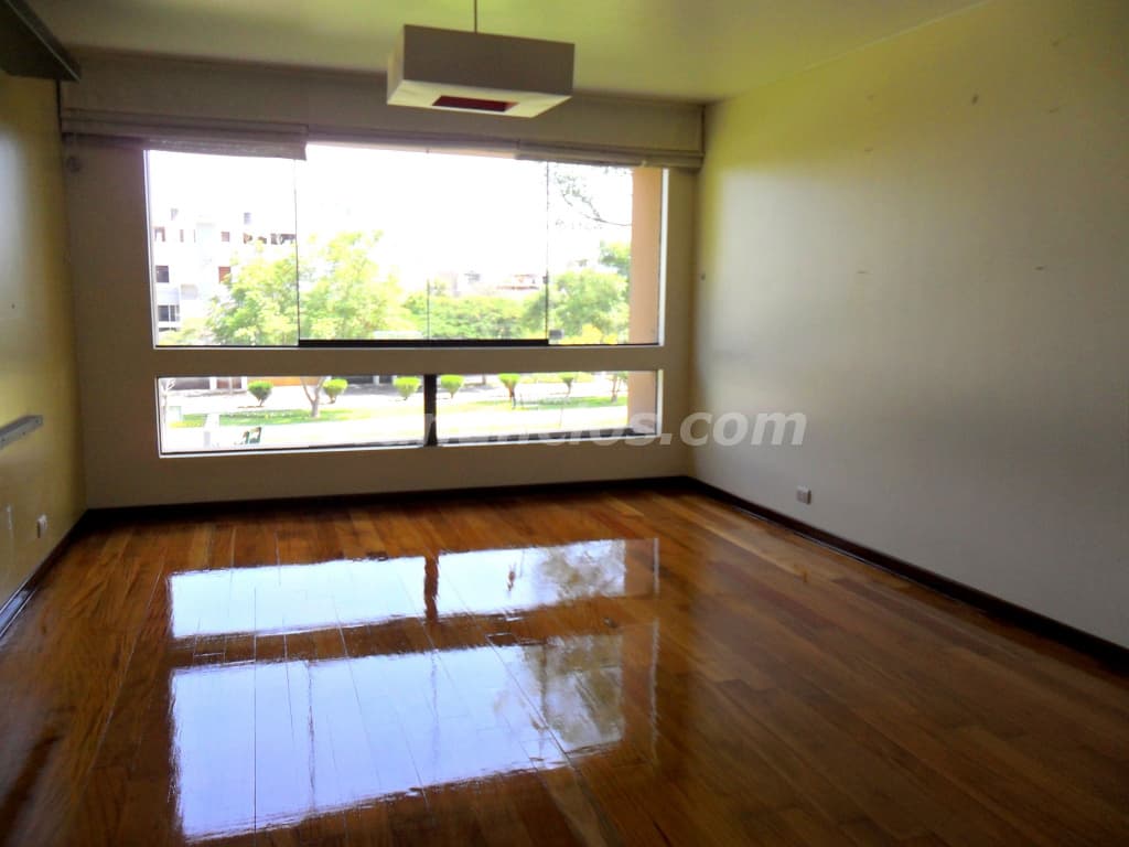 Pisos de madera, parquet, parquetones, estructurados, SPC (surco)
