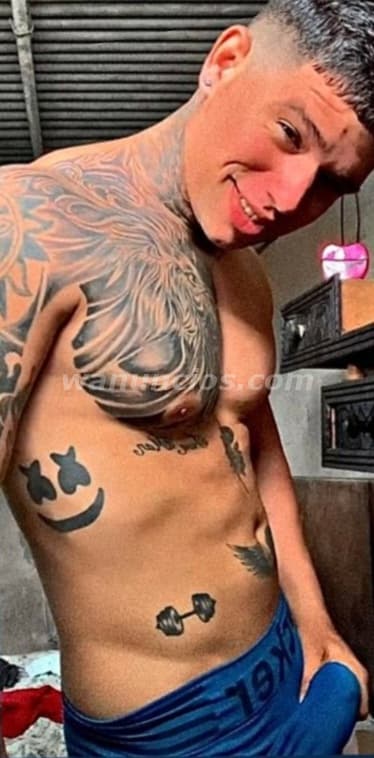 Cubanito tatuado hot vergon el que te enferma la mente todo el tiempo.