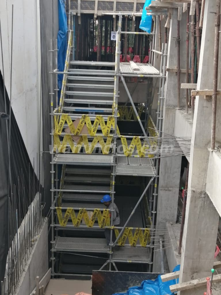 ALQUILER ESCALERAS DE ACCESO DE ANDAMIOS 2