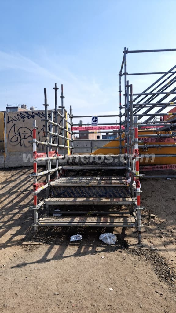 ALQUILER ESCALERAS DE ACCESO DE ANDAMIOS 3
