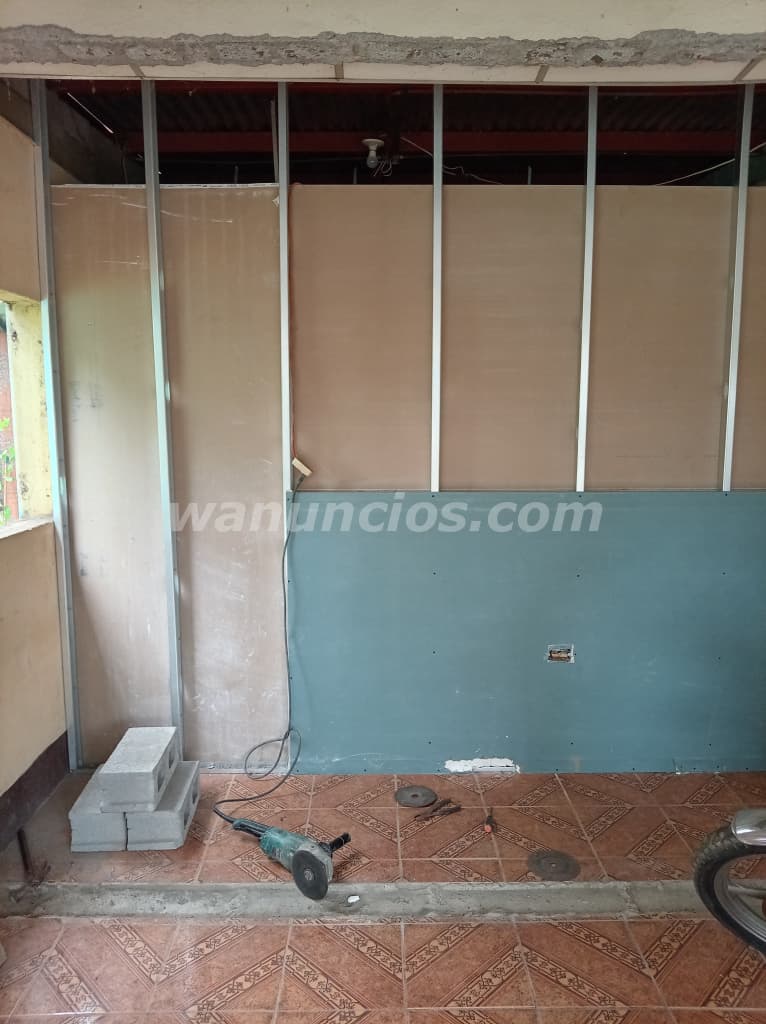 Trabajos en gypsum cielo pvc pintura pegado de bloques (Managua) 3