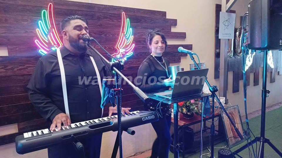 Cantantes para amenizar tu evento llámanos 2
