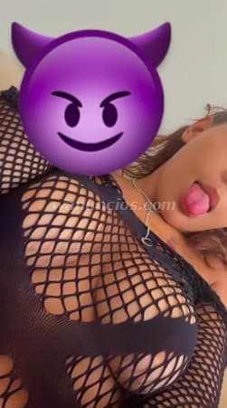 Chica petite disponible para satisfacer tu deseo (Levitown)