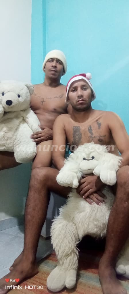 2 Morenos jóvenes discretos varoniles serios (Caracas) 2