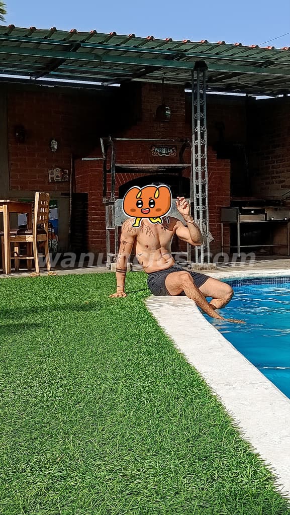 Deseas un cambio, buscame y mis manos te harán sentir como nuevo (Zumen)