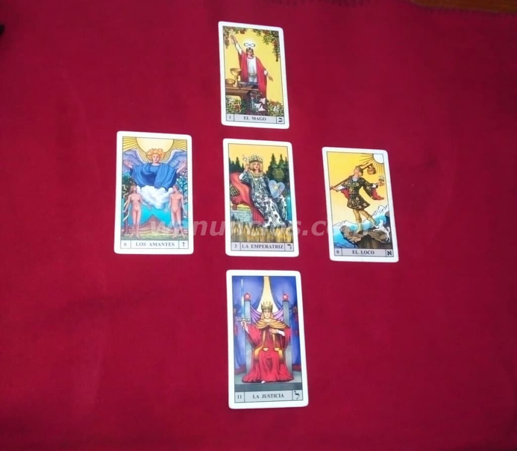 Lecturas de cartas 24hrs. Necesitas aclarar tu vida y tomar buenas decisiones? (PERU)